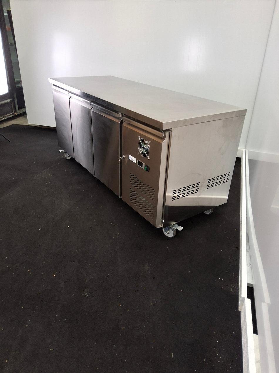 FED-X XUB7C18S3V Undercounter Fridge